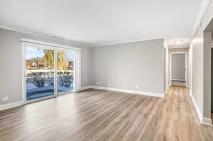 629 Derry Ct, Schaumburg, IL 60193 - Photo 2