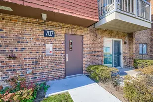 707 W Central Rd, Mount Prospect, IL 60056 - Photo 2