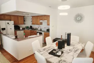 1026 Castilian Ct, Glenview, IL 60025 - Photo 6