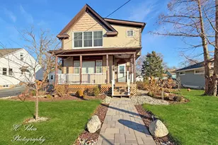 133 S Walkup Ave, Crystal Lake, IL 60014 - Photo 2