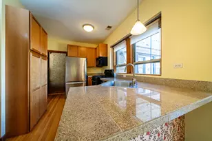 1225 W Greenleaf Ave, Chicago, IL 60626 - Photo 4