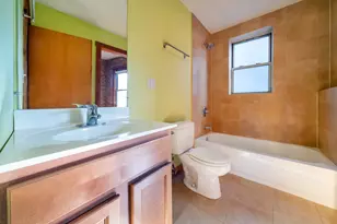 1225 W Greenleaf Ave, Chicago, IL 60626 - Photo 10