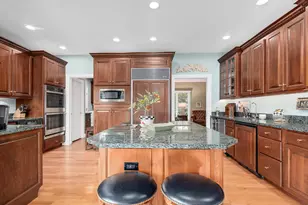 802 Kenmare Dr, Burr Ridge, IL 60527 - Photo 16