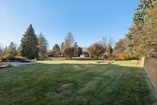 1162 Silo Hill Dr, Grayslake, IL 60030 - Photo 22