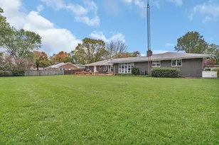 704 Lois Pl, Joliet, IL 60435 - Photo 38