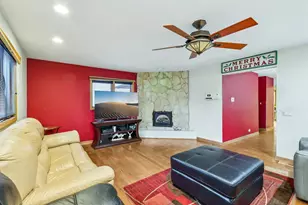 132 Tanglewood Dr, Elk Grove Village, IL 60007 - Photo 4