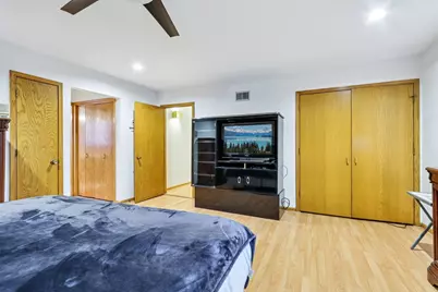 132 Tanglewood Drive, Elk Grove Village, IL 60007 - Photo 20