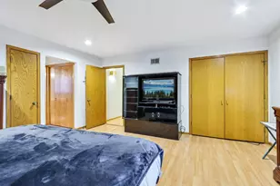 132 Tanglewood Dr, Elk Grove Village, IL 60007 - Photo 20