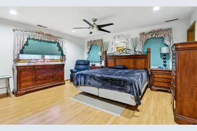 132 Tanglewood Drive, Elk Grove Village, IL 60007 - Photo 22