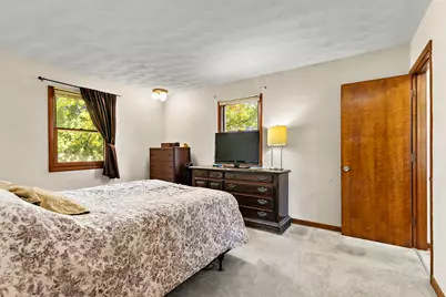 19474 Hahn Drive, Dekalb, IL 60115 - Photo 14