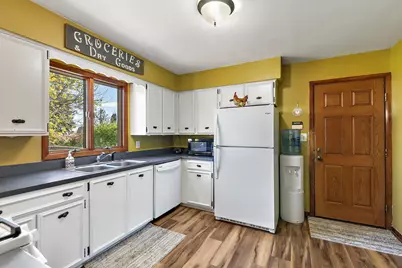 19474 Hahn Drive, Dekalb, IL 60115 - Photo 10