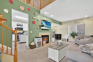 6034 Delaney Dr, Hoffman Estates, IL 60192 - Photo 2