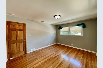3942 W Fitch Avenue, Lincolnwood, IL 60712 - Photo 8