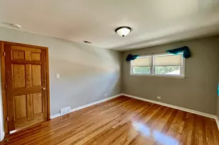 3942 W Fitch Ave, Lincolnwood, IL 60712 - Photo 8