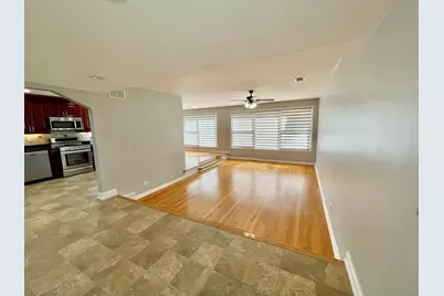 3942 W Fitch Avenue, Lincolnwood, IL 60712 - Photo 2