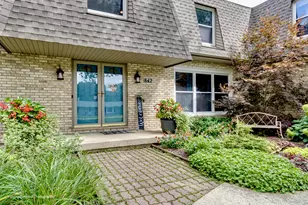 842 Winmoor Dr, Sleepy Hollow, IL 60118 - Photo 2
