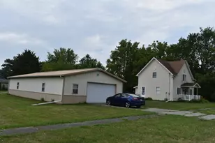 208 Washington St, Dana, IL 61321 - Photo 2