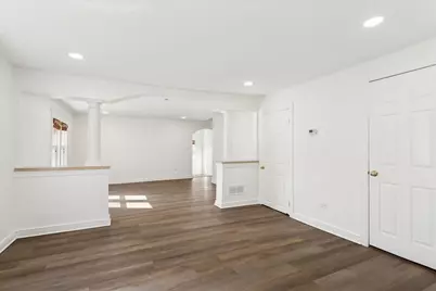 540 E 4th Street, Lockport, IL 60441 - Photo 6