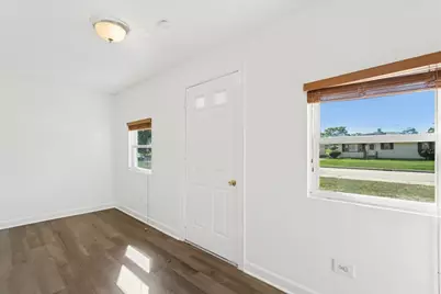 540 E 4th Street, Lockport, IL 60441 - Photo 8