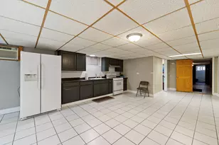 8729 W Summerdale Ave, Chicago, IL 60656 - Photo 42