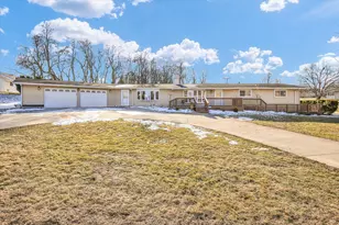 143 Choctaw Trail, Loda, IL 60948 - Photo 2