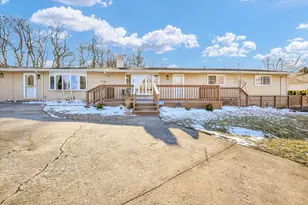 143 Choctaw Trail, Loda, IL 60948 - Photo 4