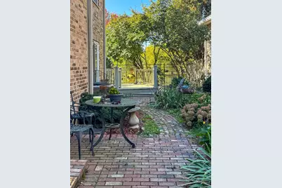 1628 Luther Avenue, Oakbrook Terrace, IL 60181 - Photo 28