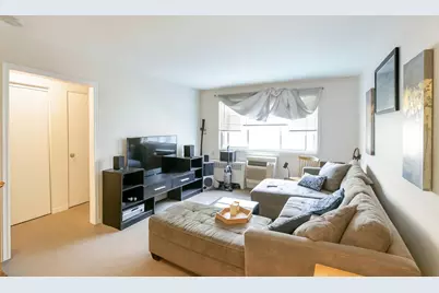2044 W Jarvis Avenue #3G, Chicago, IL 60645 - Photo 2