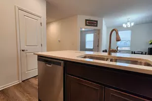 242 Sussex Ln, North Aurora, IL 60542 - Photo 34