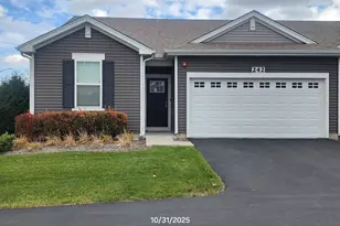 242 Sussex Ln, North Aurora, IL 60542 - Photo 2