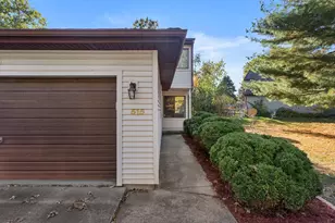 515 Clearwater Dr, Champaign, IL 61822 - Photo 4