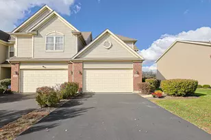 1242 Prairie View Pkwy, Cary, IL 60013 - Photo 2