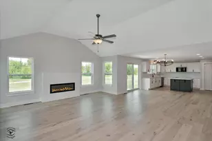 993 Spring St, Manteno, IL 60950 - Photo 6