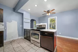 353 Wilcox Ave, Elgin, IL 60123 - Photo 14