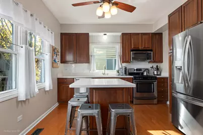 970 Mount Vernon Drive, Grayslake, IL 60030 - Photo 8