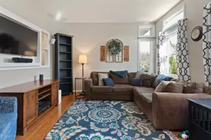 970 Mt Vernon Dr, Grayslake, IL 60030 - Photo 10