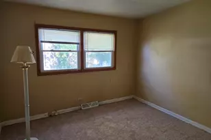 15944 Vera Ct, Oak Forest, IL 60452 - Photo 6