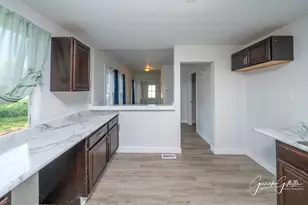 213 N Main St, Sandwich, IL 60548 - Photo 8