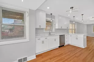 46 E Brayton St, Chicago, IL 60628 - Photo 4