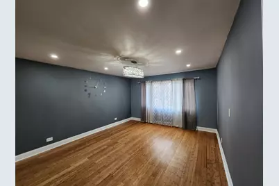 9407 Ironwood Lane, Des Plaines, IL 60016 - Photo 4