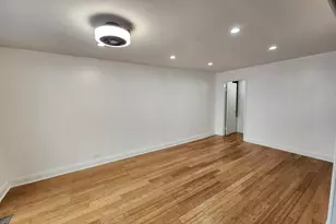 9407 Ironwood Ln, Des Plaines, IL 60016 - Photo 10