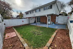 9407 Ironwood Ln, Des Plaines, IL 60016 - Photo 30