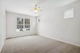 2325 Carillon Dr, Grayslake, IL 60030 - Photo 16