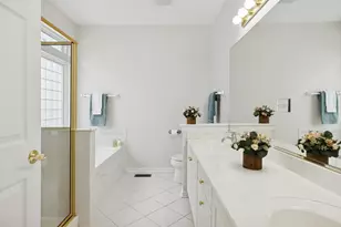 2325 Carillon Dr, Grayslake, IL 60030 - Photo 18