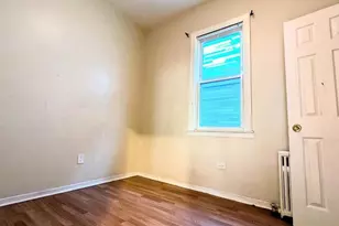 8125 S Escanaba Ave, Chicago, IL 60617 - Photo 6