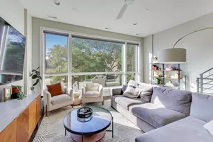 2910 W Palmer St, Chicago, IL 60647 - Photo 2