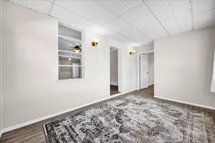 1406 W Walnut St, Bloomington, IL 61701 - Photo 2