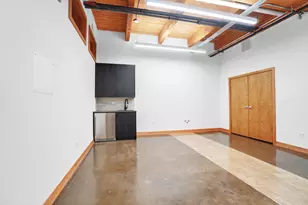 1806 W Cuyler Ave, Chicago, IL 60613 - Photo 2