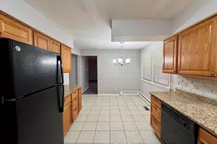 4325 Oakwood Ln, Matteson, IL 60443 - Photo 10