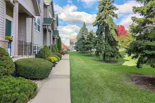 1914 S Austrian Pine St, Lockport, IL 60441 - Photo 2